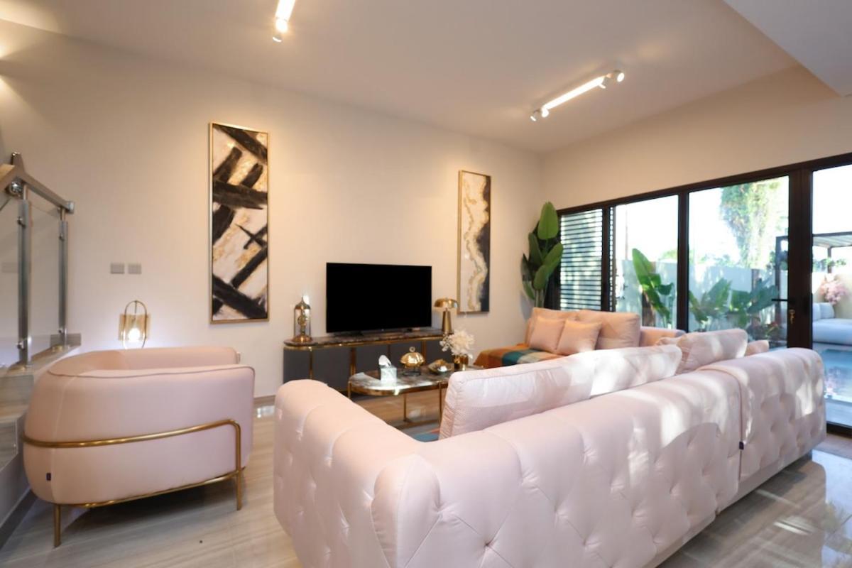 Stunning 4 Bed Villa, Private Pool, Damac Hills Dubaï Extérieur photo