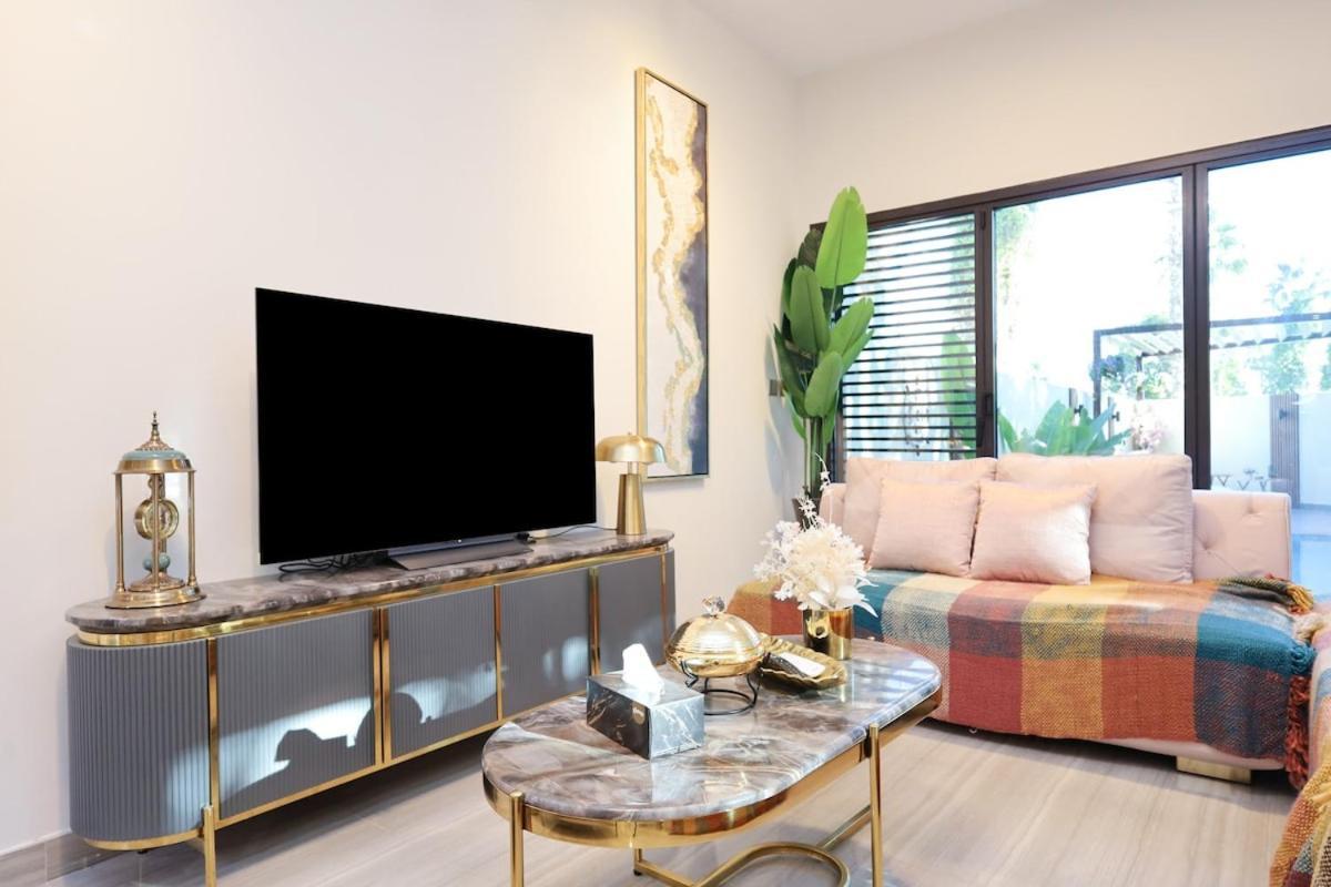 Stunning 4 Bed Villa, Private Pool, Damac Hills Dubaï Extérieur photo